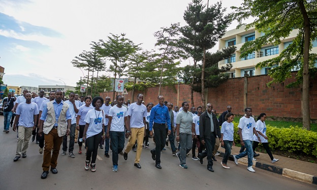 President Paul Kagame joins Rwandans in a walk to remember on 9-April
