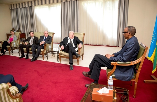 President Kagame meeting members of Hamburg Society at his office