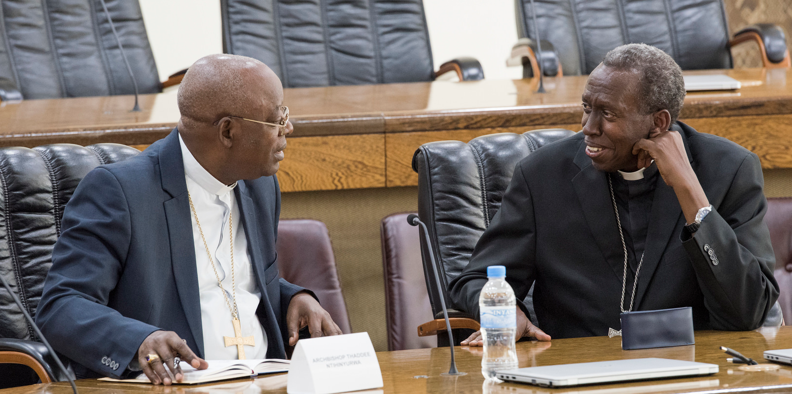 Bishop of Kabgayi Diocese Smaragde Mbonyintege (r) chats with Archbishop of Kigali Thadee Ntihinyurwa