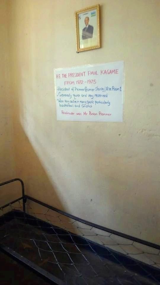 President Kagame's bed, a note and Photo on the wall