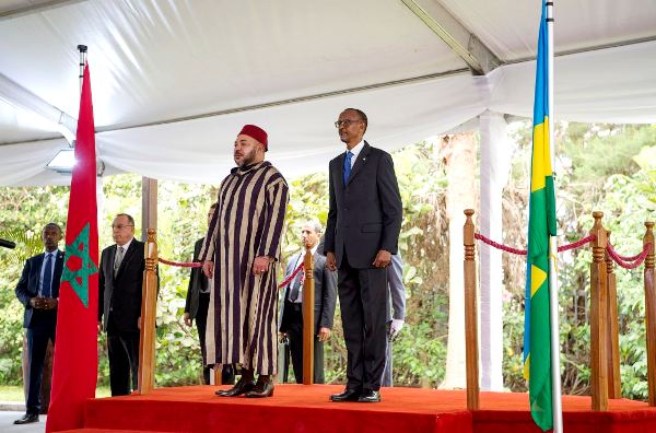 King Mohammed VI (l) and President Paul Kagame 