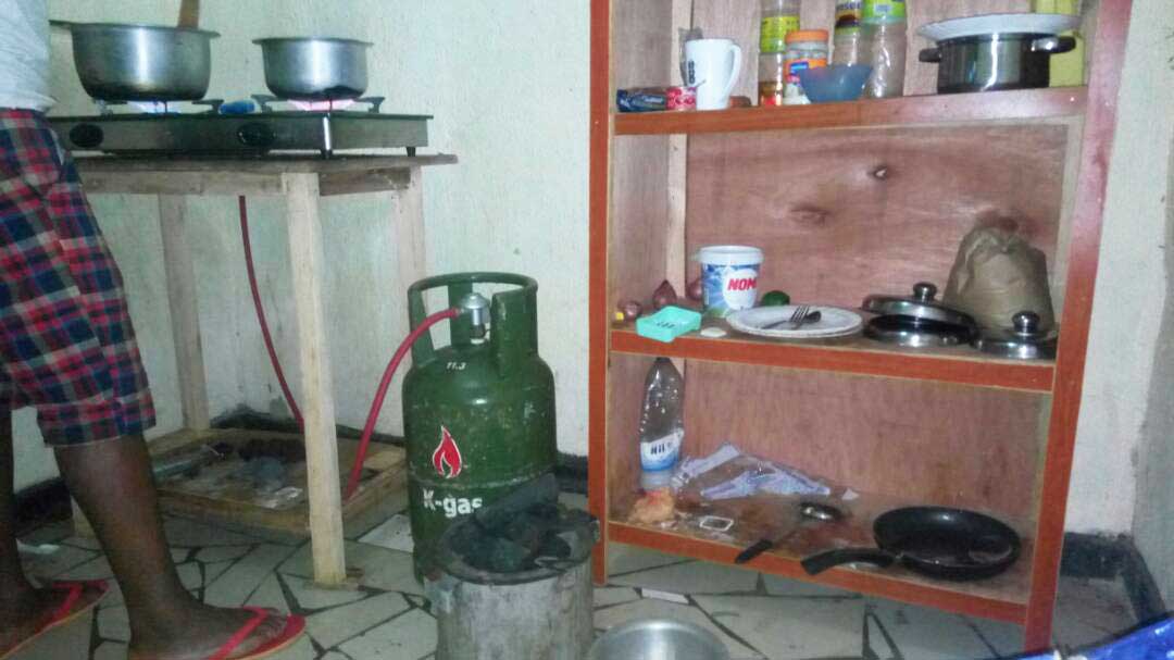 Gas Stove Fails To Take Over from Charcoal