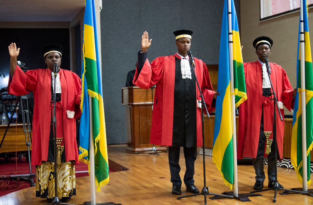 Kagame Demands Hard Work from New Sworn-in Leaders