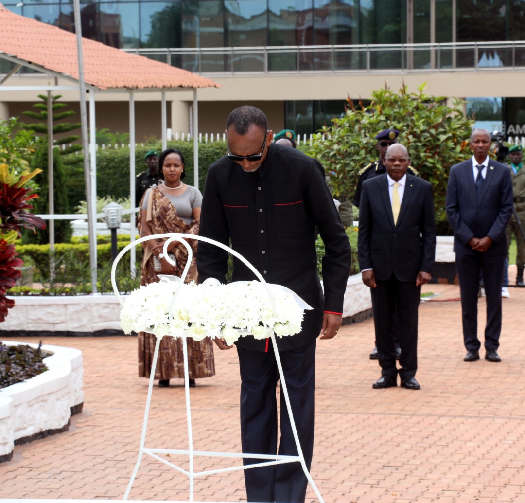PHOTOS: Kagame Pays Tribute to Rwandan Heroes