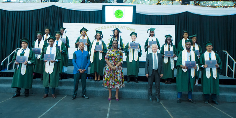 Mrs. Kagame Tells Green Hills Academy Graduates To ‘Think Out Of The Box’ 