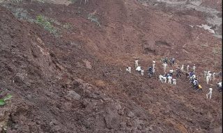 Two Children Buried Under Landslide, Finding Bodies Is the Only Remaining Hope