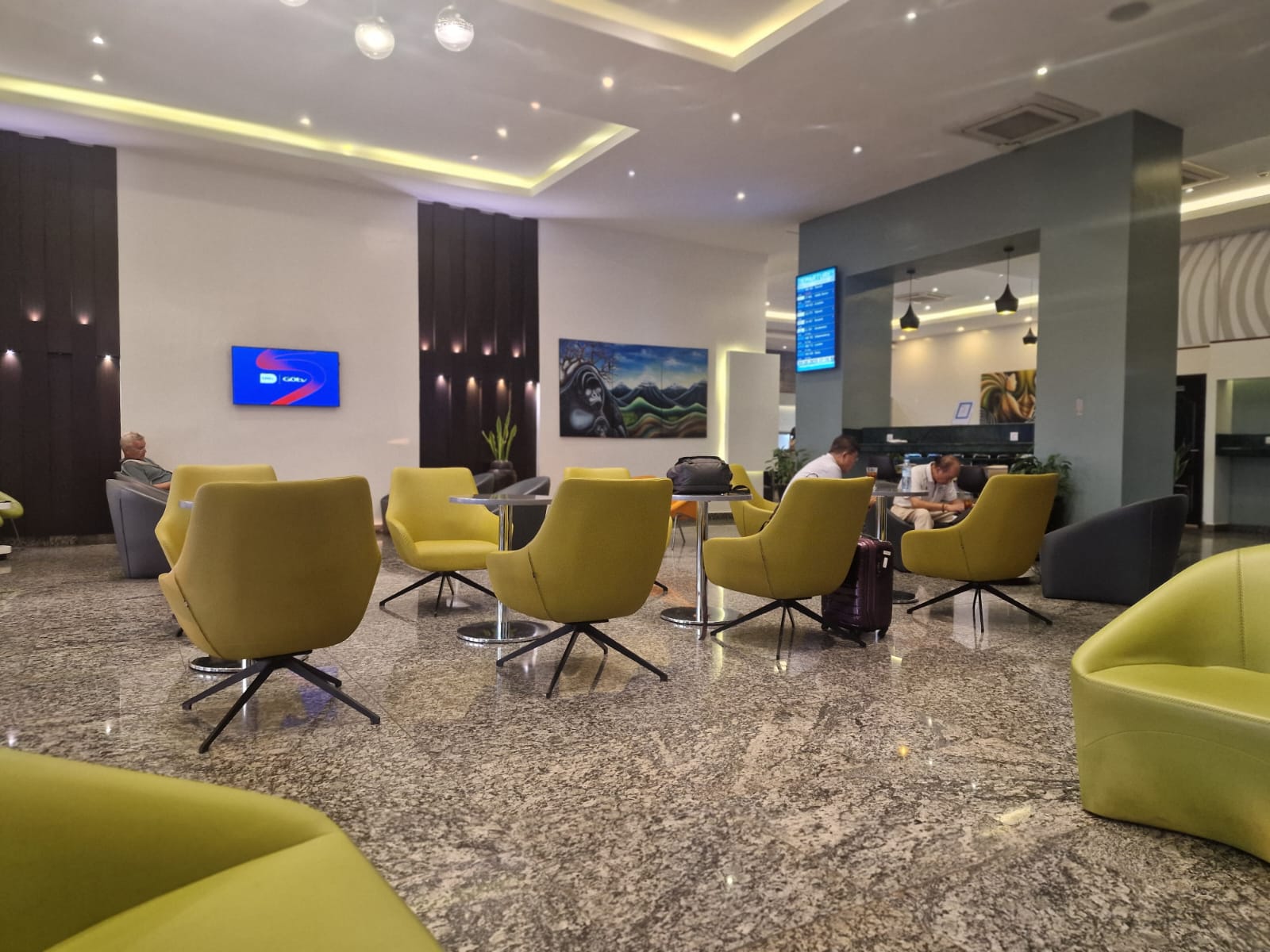 Congolese Travellers Share Candid Experiences of Kigali International Airport